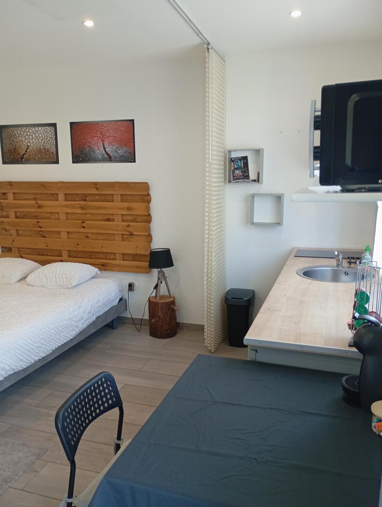 Chambre D'Hotes Les Macarons De Tata Sainte-Eulalie  Exteriér fotografie