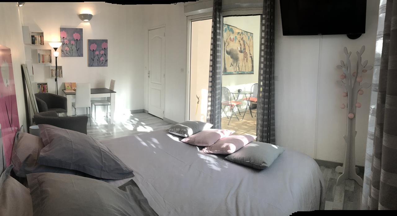 Chambre D'Hotes Les Macarons De Tata Sainte-Eulalie  Exteriér fotografie
