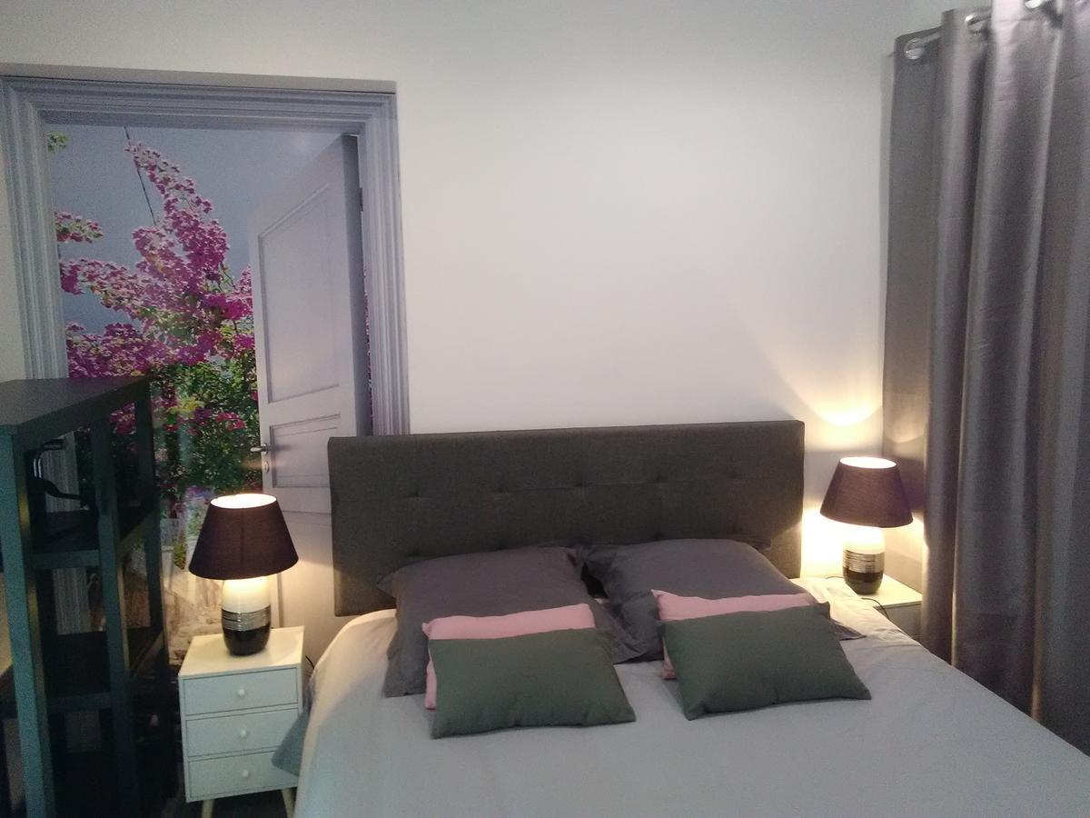 Chambre D'Hotes Les Macarons De Tata Sainte-Eulalie  Exteriér fotografie